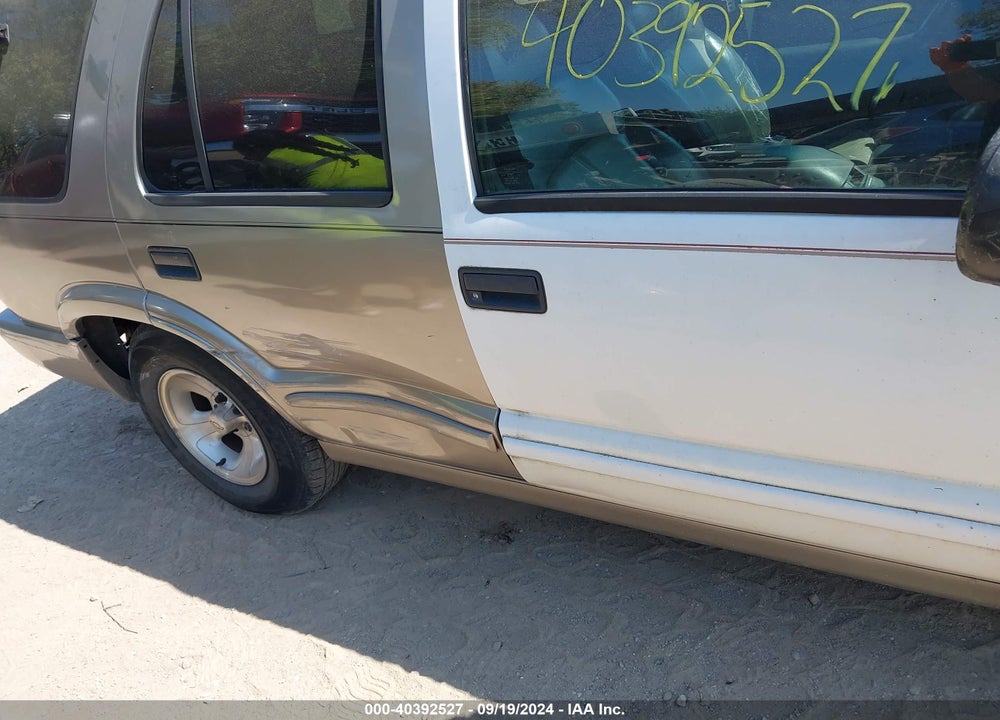 2001 CHEVROLET BLAZER TRAILBLAZER VIN: 1GNCS13W712158684