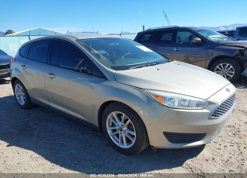 2015 FORD FOCUS SE VIN: 1FADP3K23FL381594