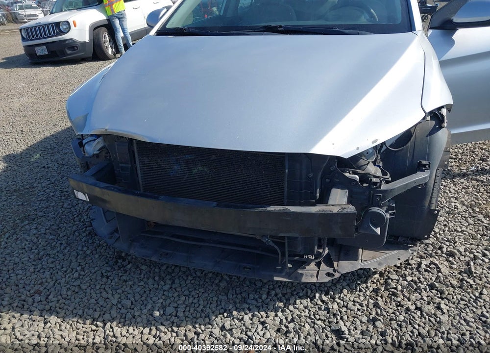2017 HYUNDAI ELANTRA SE VIN: 5NPD74LF4HH188248