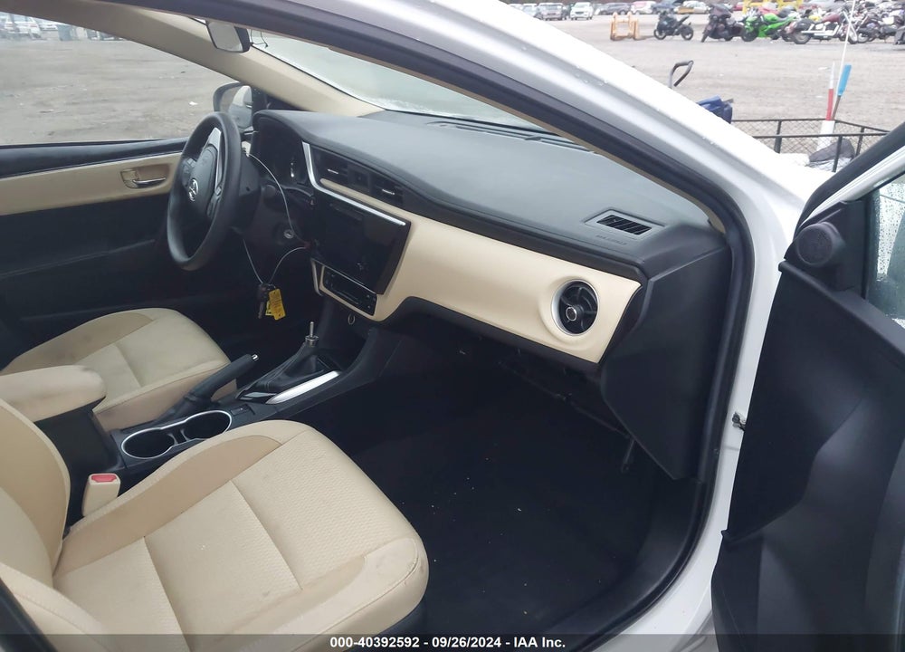 2019 TOYOTA COROLLA LE VIN: 2T1BURHE8KC198790