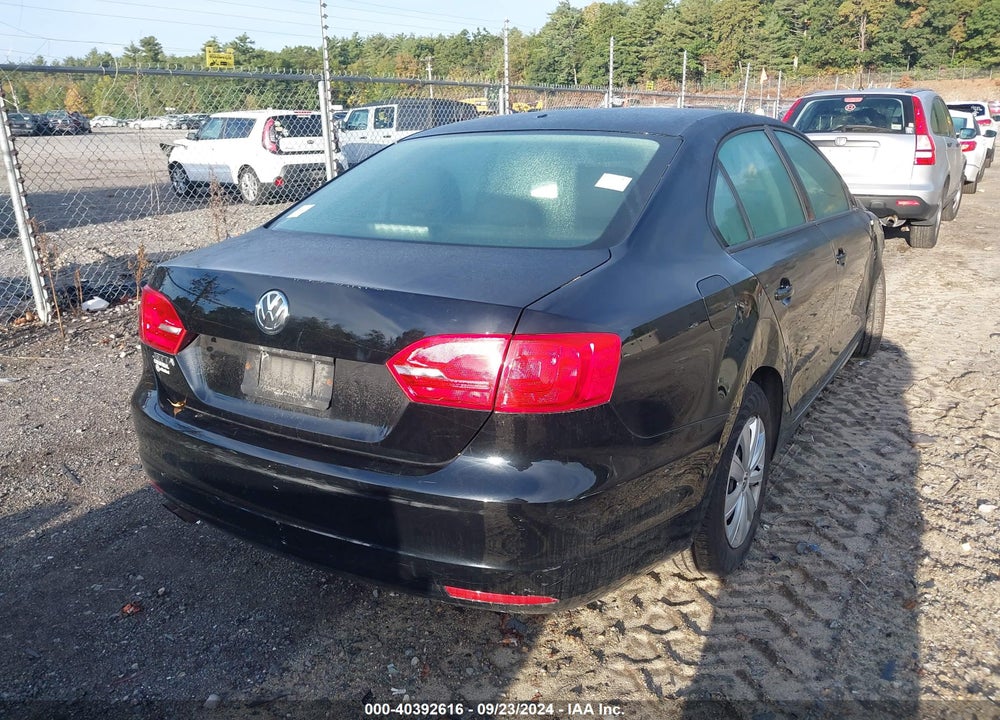 2014 VOLKSWAGEN JETTA 2.0L S VIN: 3VW2K7AJ5EM405212