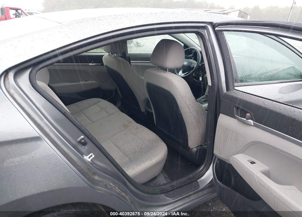 2019 HYUNDAI ELANTRA SE VIN: 5NPD74LF9KH400472