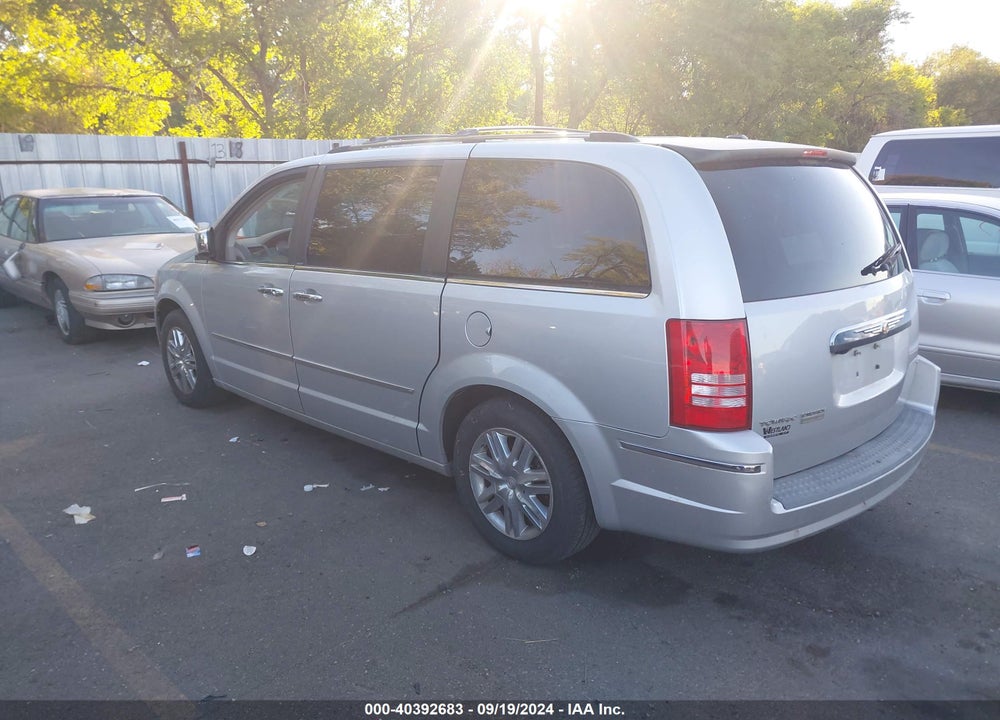 2008 CHRYSLER TOWN & COUNTRY LIMITED VIN: 2A8HR64X18R132861