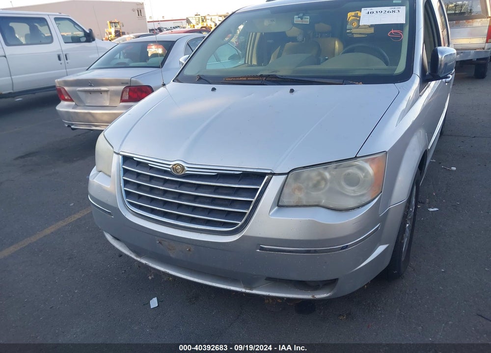 2008 CHRYSLER TOWN & COUNTRY LIMITED VIN: 2A8HR64X18R132861