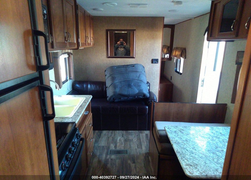 2016 FOREST RIVER PRIME TIME AVENGER VIN: 5ZT2AVRB1GB911491