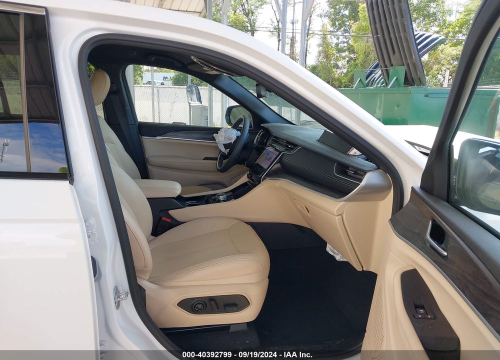 2023 JEEP GRAND CHEROKEE LIMITED 4X4 VIN: 1C4RJHBG2PC518956