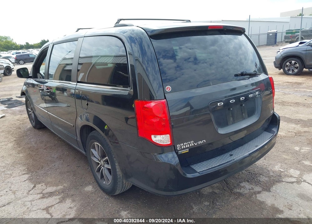 2017 DODGE GRAND CARAVAN SXT VIN: 2C4RDGCG4HR596292