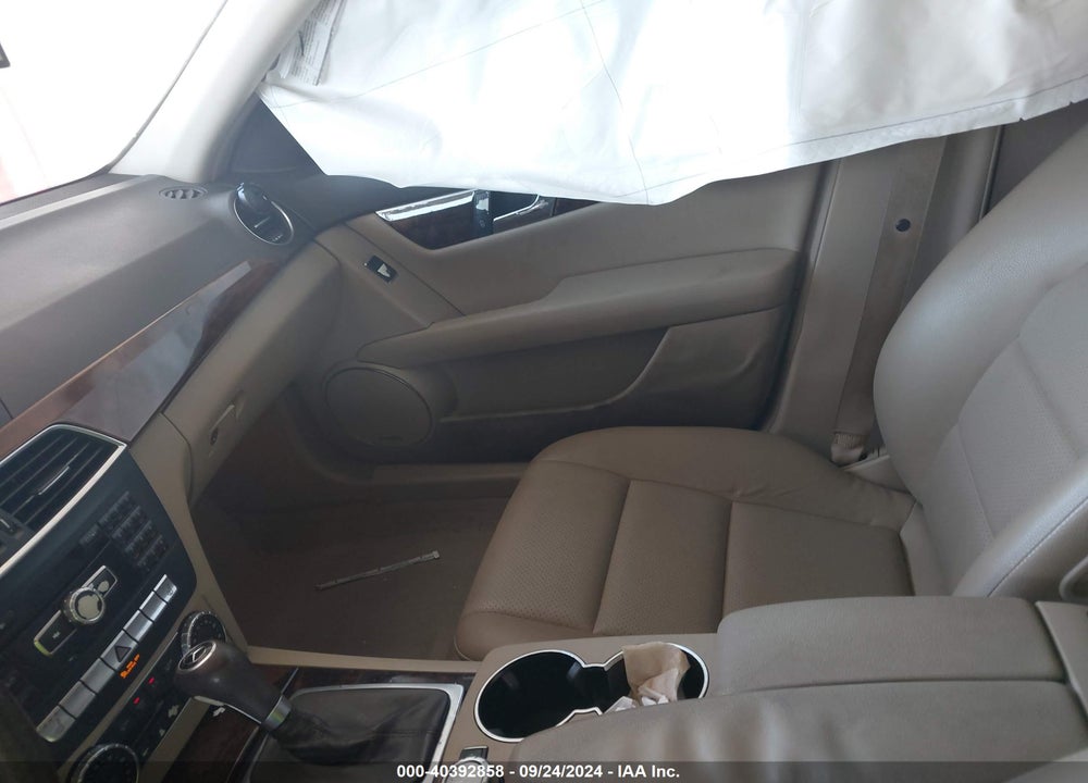 2014 MERCEDES-BENZ C 250 LUXURY/SPORT VIN: WDDGF4HB9EG244485