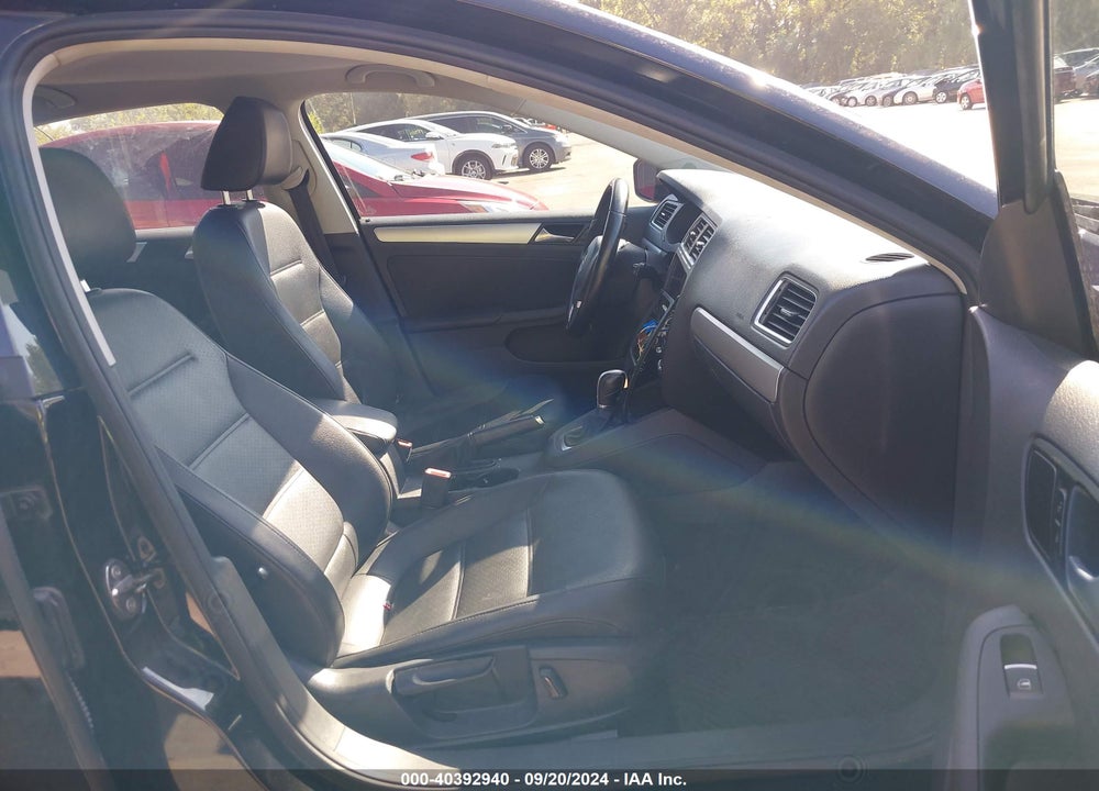 2014 VOLKSWAGEN JETTA 1.8T SE VIN: 3VWD07AJ8EM353489