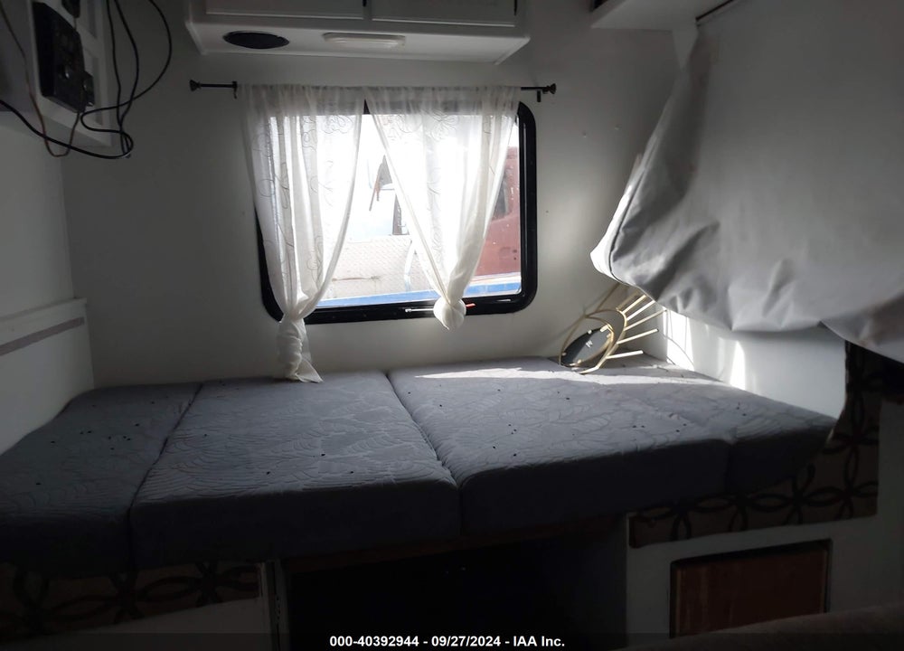 2015 FLAGSTAFF SHAMROCK FOREST RIVER M19 TRAVEL TRAILER 0SLD WHIT VIN: 4X4TFLU23FZ137313