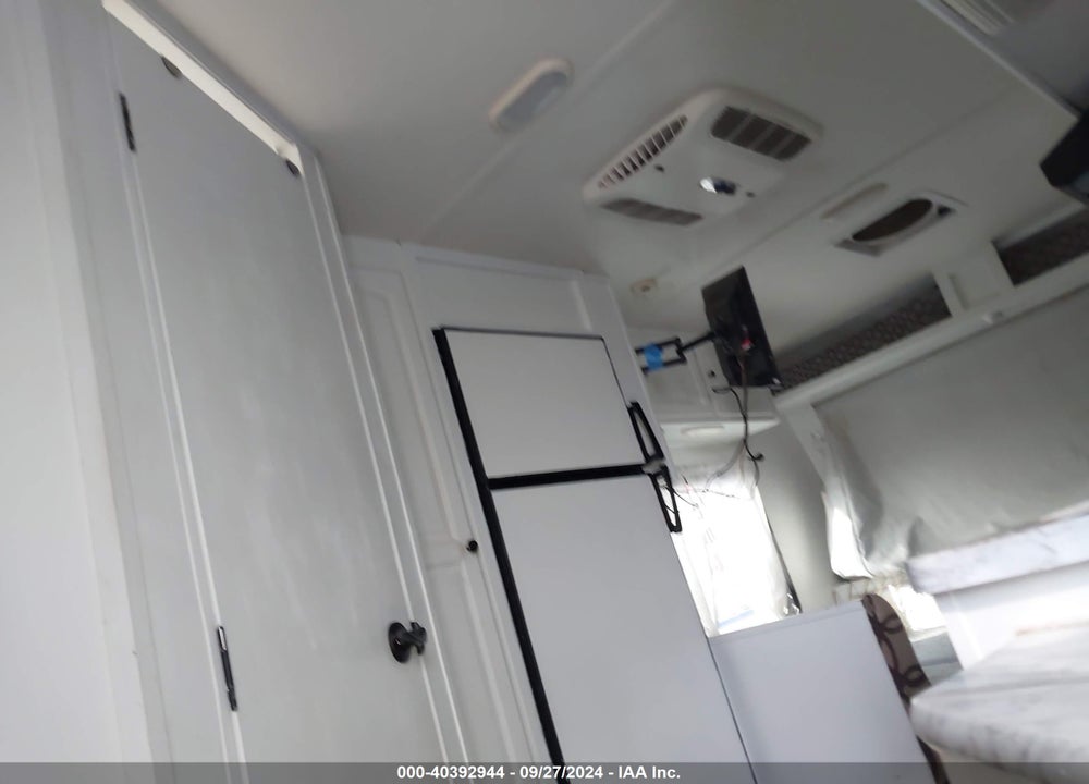 2015 FLAGSTAFF SHAMROCK FOREST RIVER M19 TRAVEL TRAILER 0SLD WHIT VIN: 4X4TFLU23FZ137313