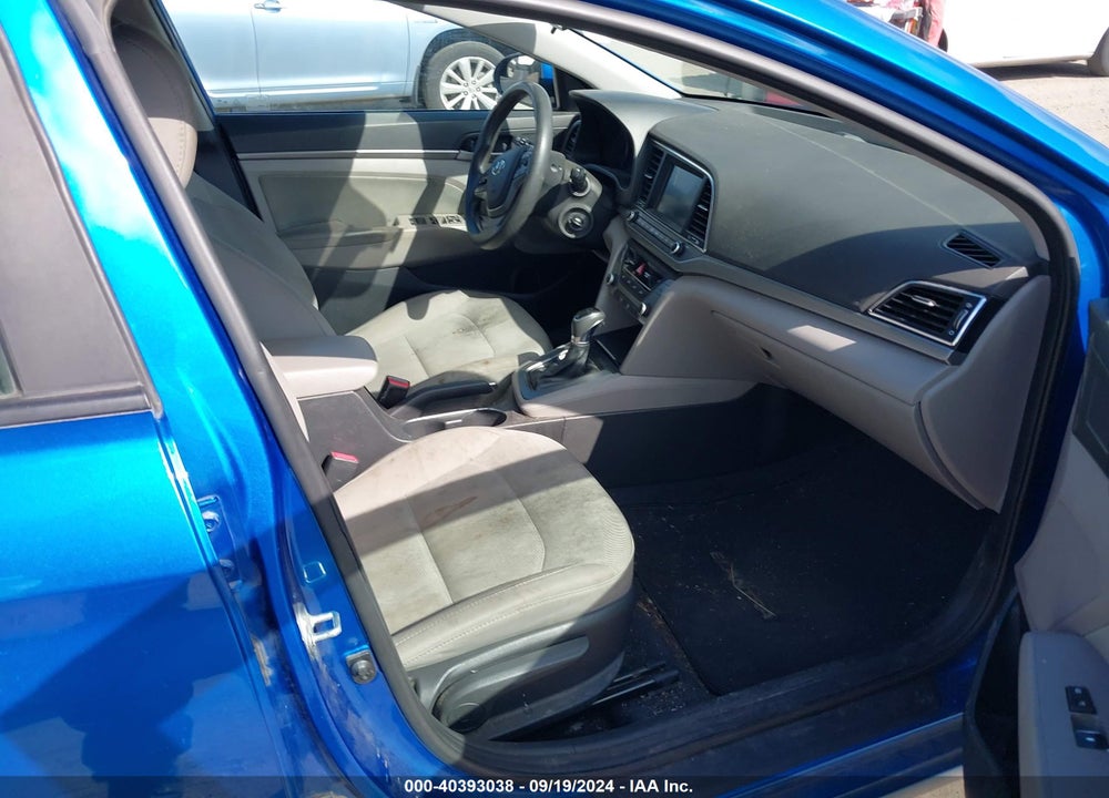 2017 HYUNDAI ELANTRA SE VIN: 5NPD84LF7HH181470