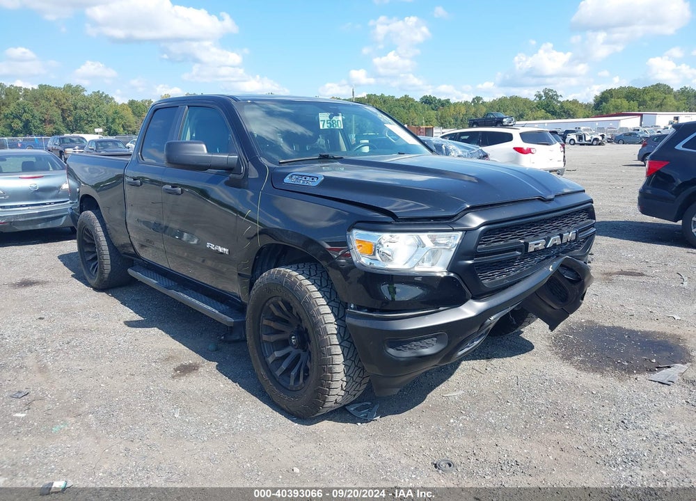 2019 RAM 1500 TRADESMAN QUAD CAB 4X4 6'4 BOX VIN: 1C6SRFCT4KN786423