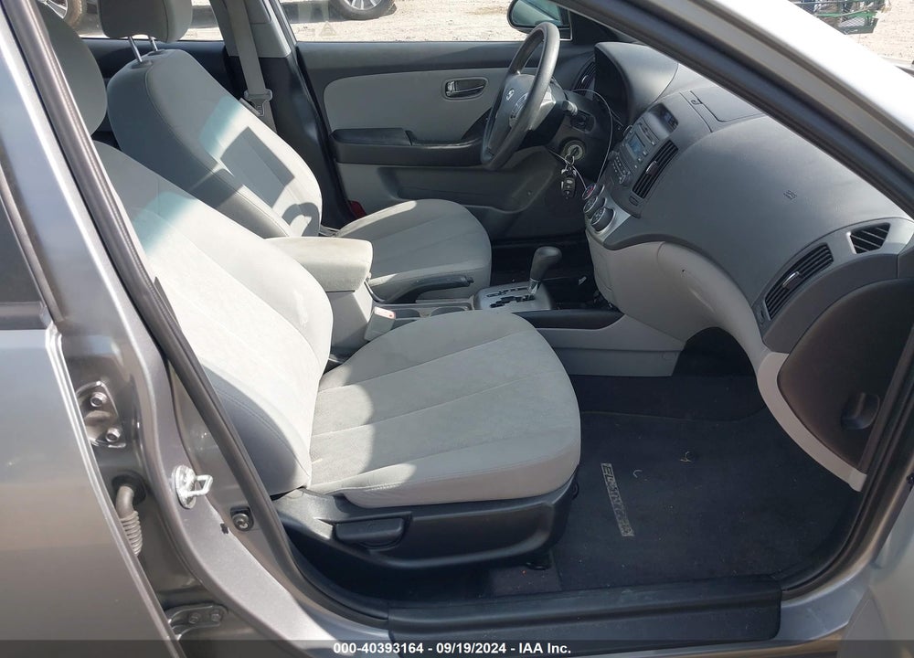 2010 HYUNDAI ELANTRA VIN: KMHDU4AD5AU050526