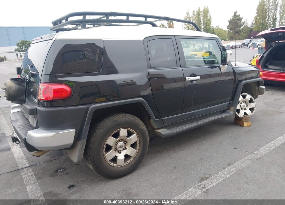 2007 TOYOTA FJ CRUISER VIN: JTEBU11FX70090589