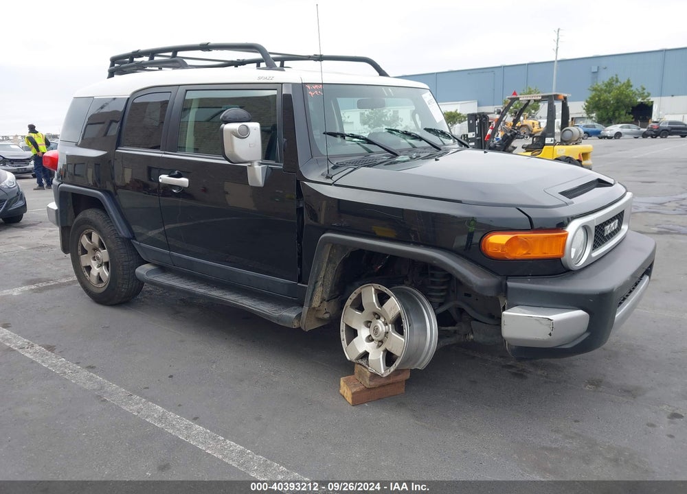 2007 TOYOTA FJ CRUISER VIN: JTEBU11FX70090589