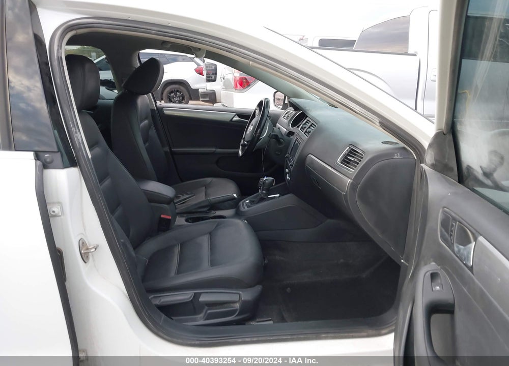 2017 VOLKSWAGEN JETTA 1.4T SE VIN: 3VWDB7AJ3HM204065