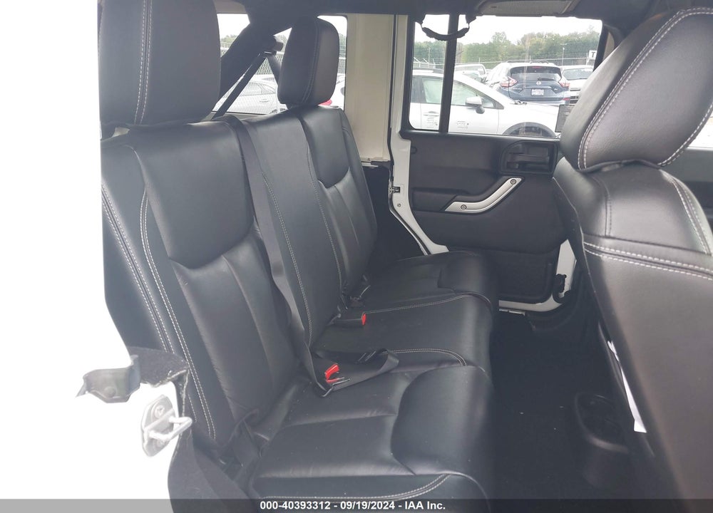 2015 JEEP WRANGLER UNLIMITED SAHARA VIN: 1C4BJWEG5FL653736