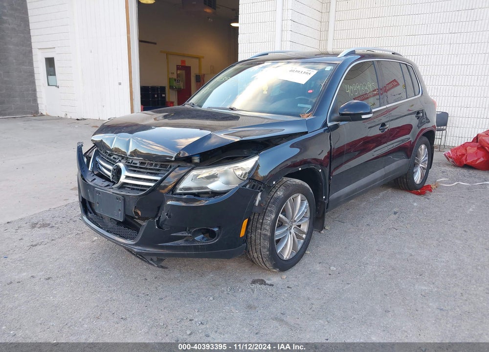 2011 VOLKSWAGEN TIGUAN SE VIN: WVGBV7AX6BW561359