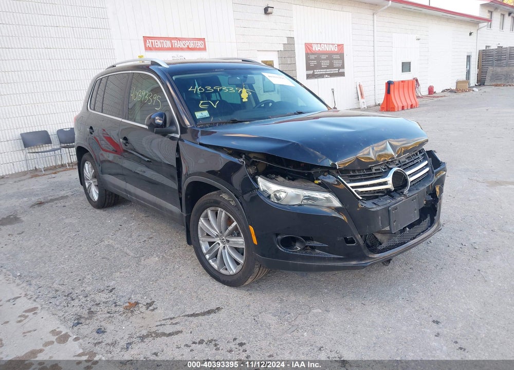 2011 VOLKSWAGEN TIGUAN SE VIN: WVGBV7AX6BW561359