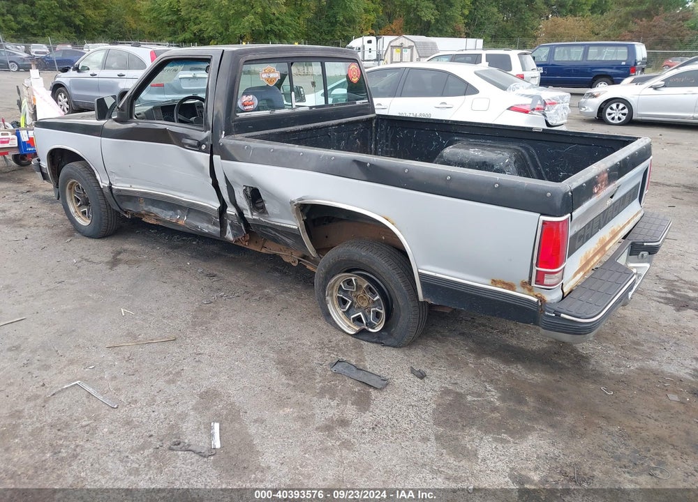 1992 CHEVROLET S TRUCK S10 VIN: 1GCCS14R6N8223190