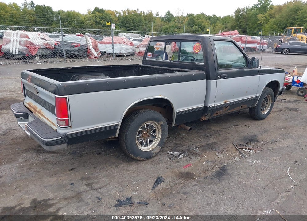 1992 CHEVROLET S TRUCK S10 VIN: 1GCCS14R6N8223190
