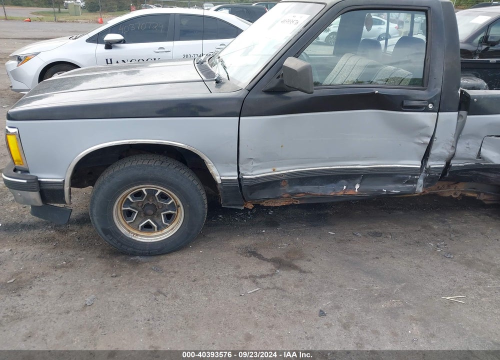 1992 CHEVROLET S TRUCK S10 VIN: 1GCCS14R6N8223190