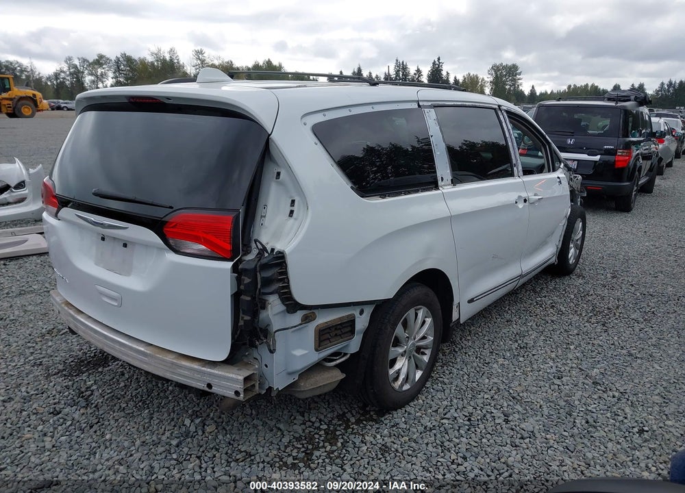 2019 CHRYSLER PACIFICA TOURING L VIN: 2C4RC1BG4KR626108