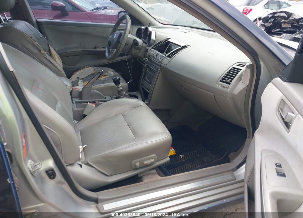 2004 NISSAN MAXIMA 3.5 SE VIN: 1N4BA41E44C876152