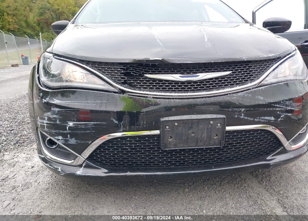 2017 CHRYSLER PACIFICA TOURING L VIN: 2C4RC1BG5HR810059