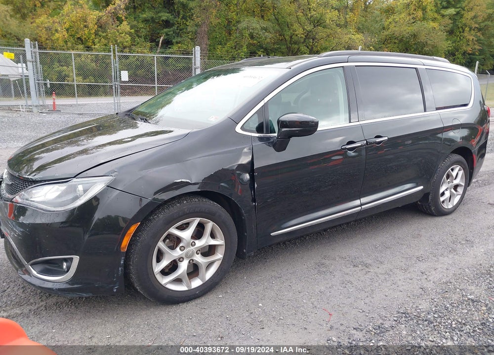 2017 CHRYSLER PACIFICA TOURING L VIN: 2C4RC1BG5HR810059