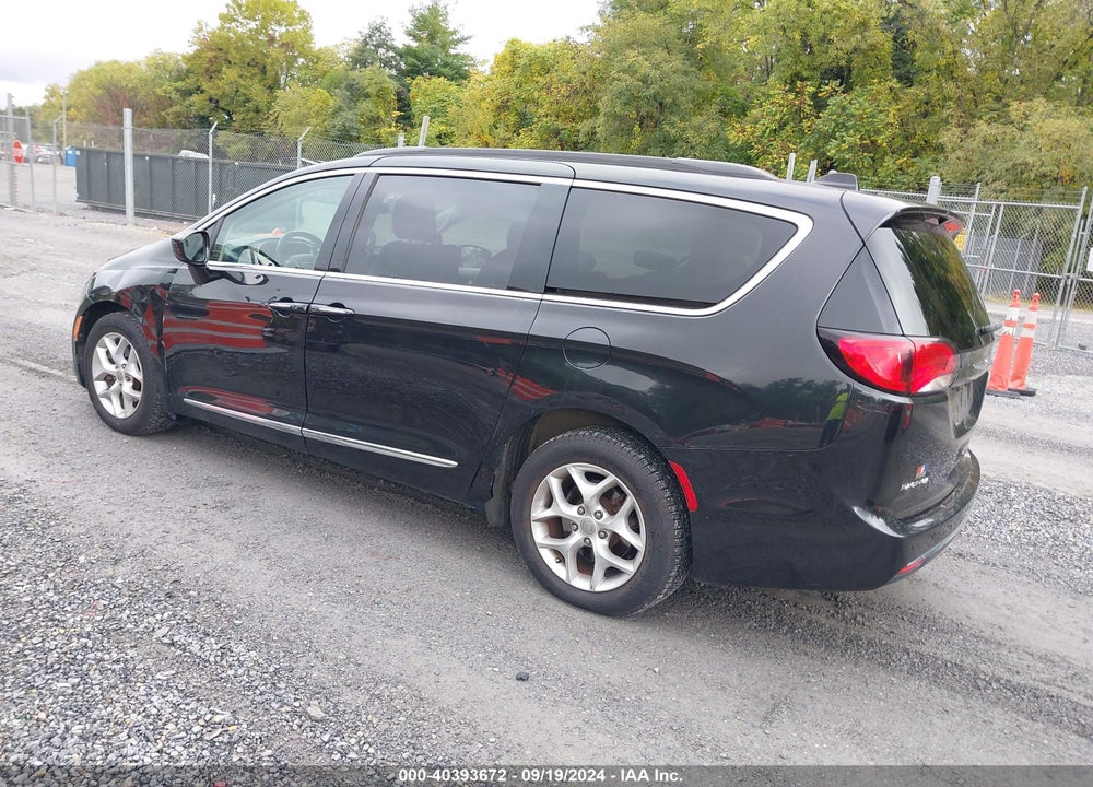2017 CHRYSLER PACIFICA TOURING L VIN: 2C4RC1BG5HR810059
