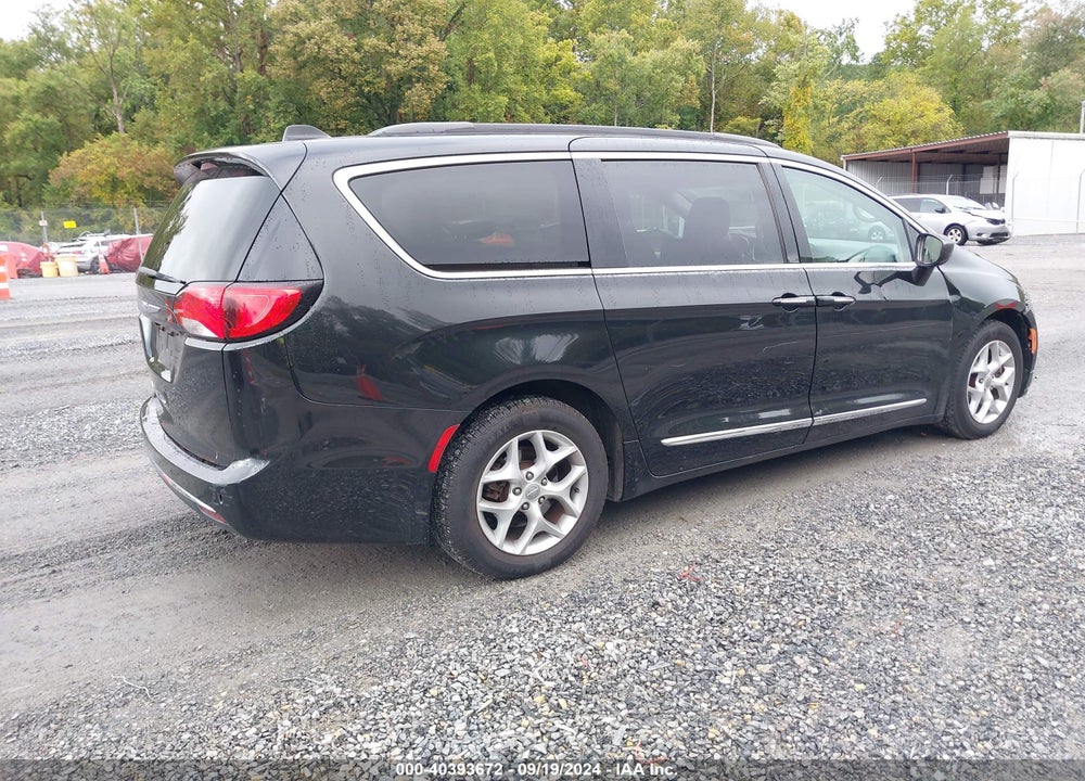 2017 CHRYSLER PACIFICA TOURING L VIN: 2C4RC1BG5HR810059