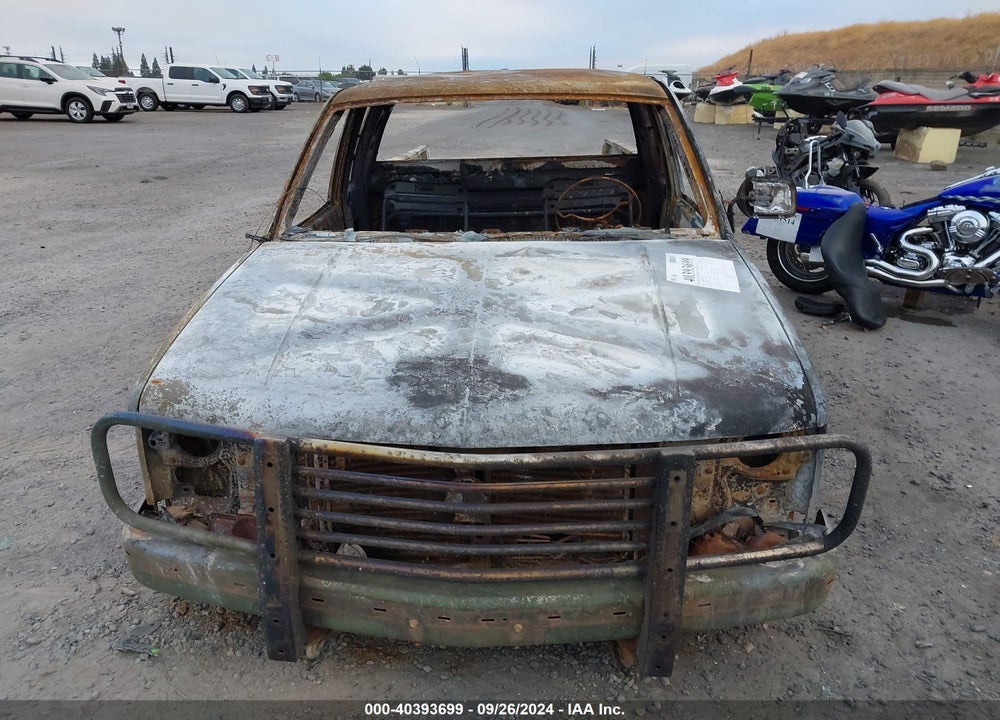 1988 CHEVROLET GMT-400 K2500 VIN: 2GCFK29K9J1200899