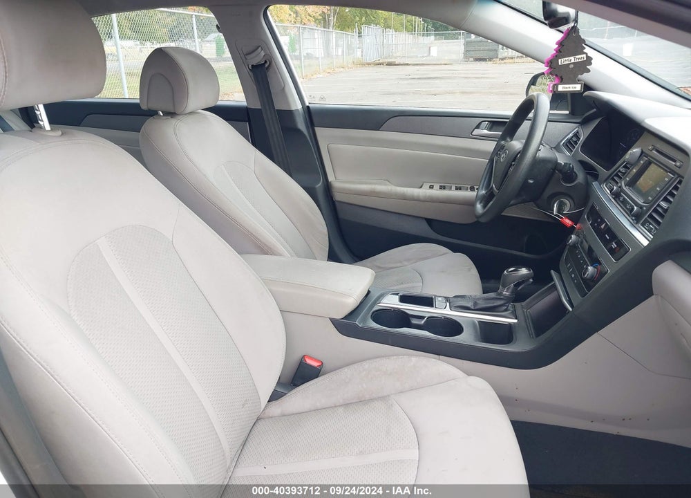 2015 HYUNDAI SONATA VIN: 5NPE24AF1FH181163
