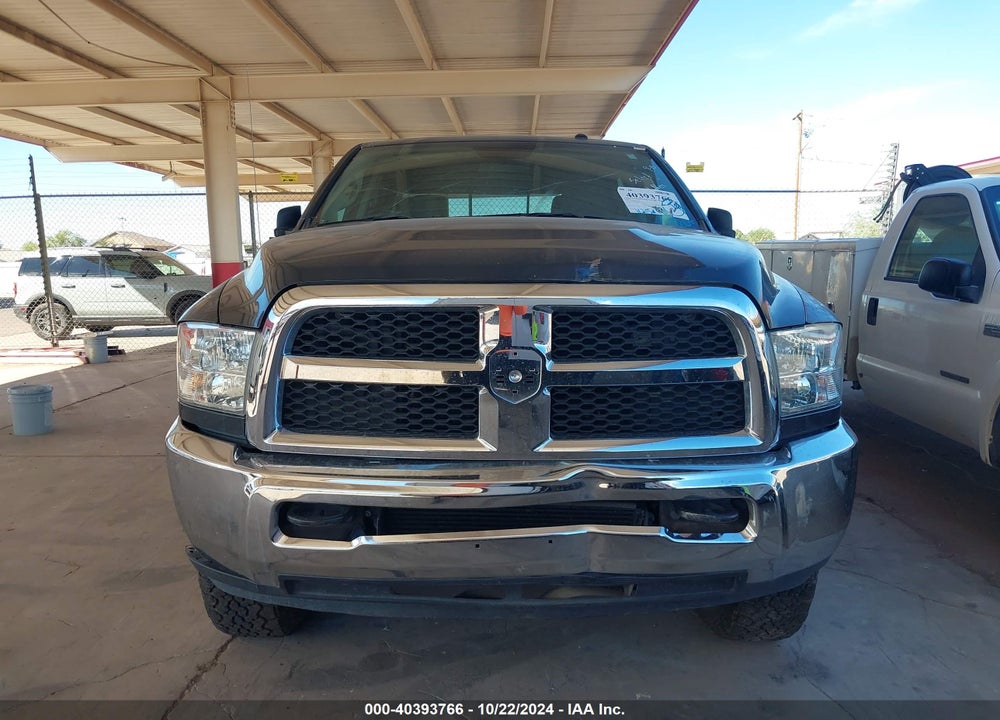 2018 RAM 2500 SLT 4X4 6'4 BOX VIN: 3C6UR5DL5JG402433