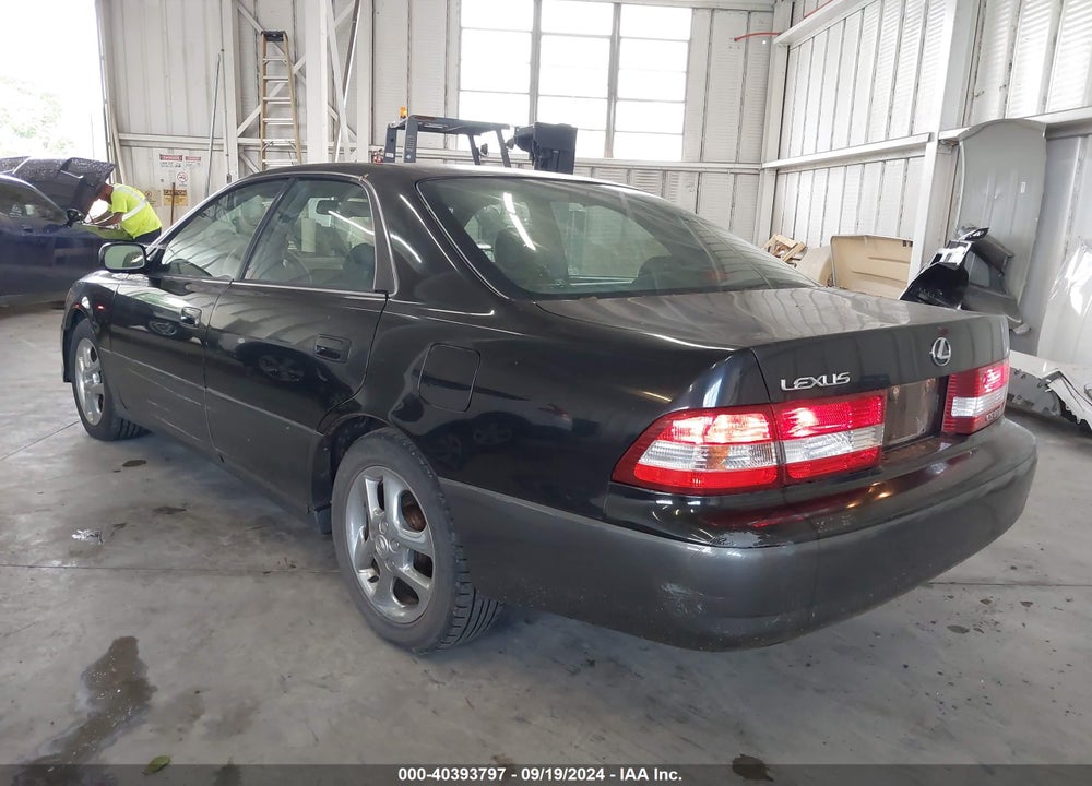 2000 LEXUS ES 300 VIN: JT8BF28G9Y0257348