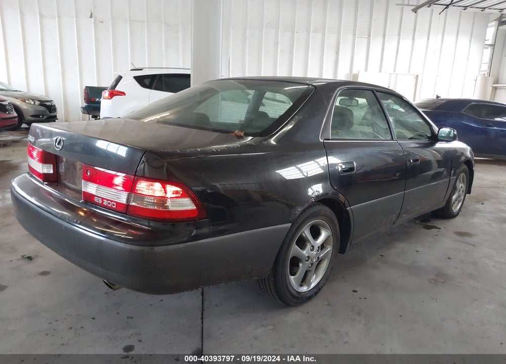 2000 LEXUS ES 300 VIN: JT8BF28G9Y0257348