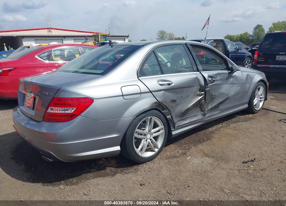2012 MERCEDES-BENZ C 300 LUXURY 4MATIC/SPORT 4MATIC VIN: WDDGF8BB7CA712701