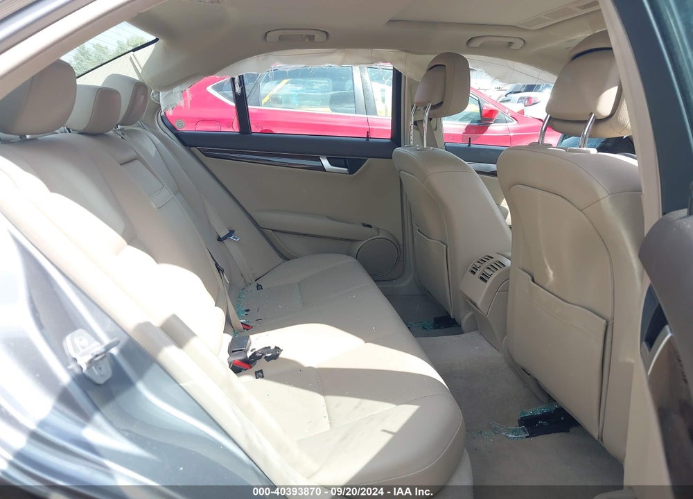 2012 MERCEDES-BENZ C 300 LUXURY 4MATIC/SPORT 4MATIC VIN: WDDGF8BB7CA712701