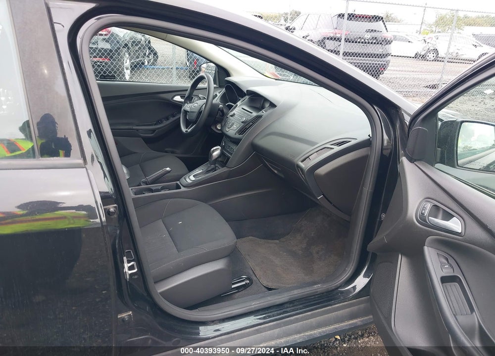2015 FORD FOCUS SE VIN: 1FADP3F21FL329164