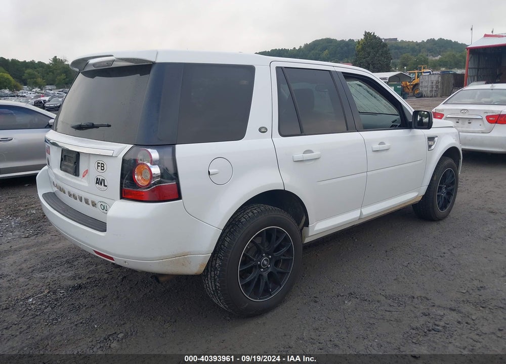 2014 LAND ROVER LR2 VIN: SALFR2BG1EH418963