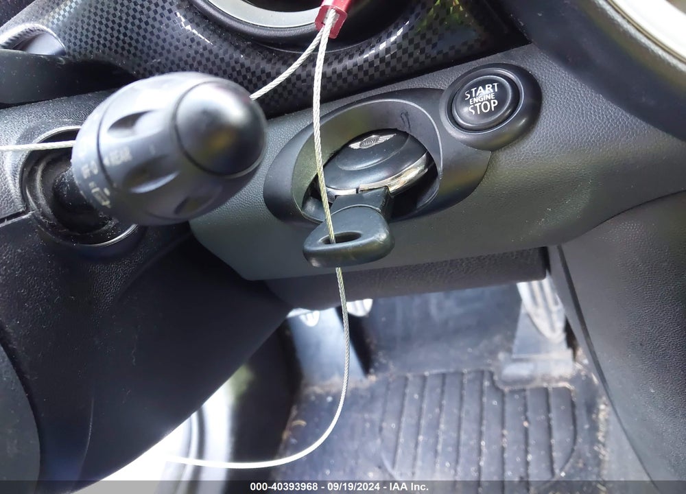 2012 MINI COOPER S VIN: WMWSV3C58CTY27876