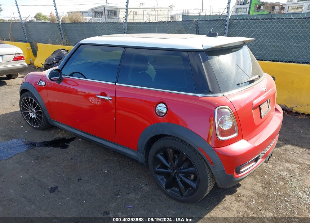 2012 MINI COOPER S VIN: WMWSV3C58CTY27876