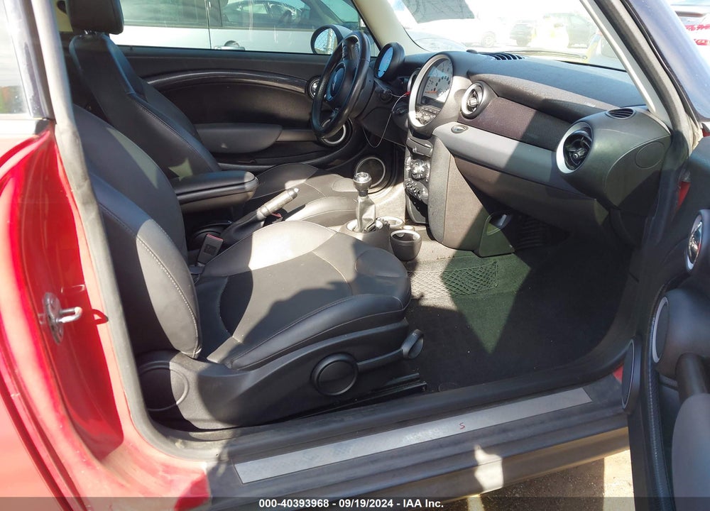 2012 MINI COOPER S VIN: WMWSV3C58CTY27876
