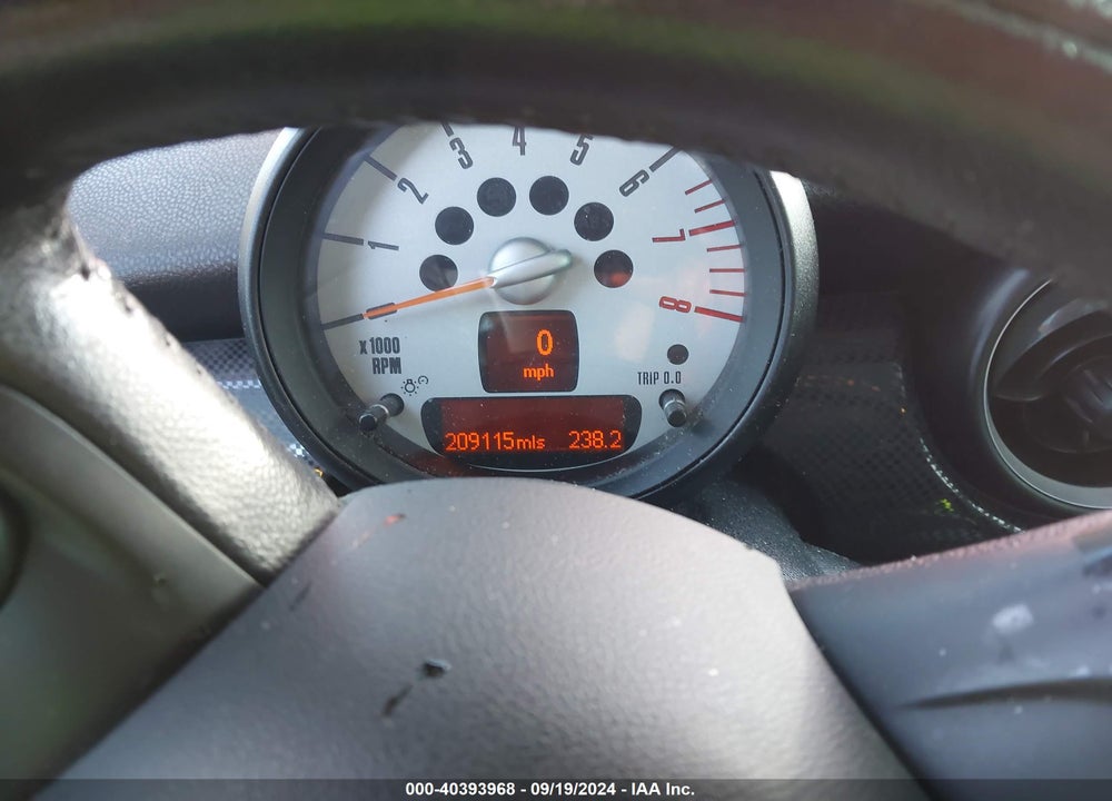 2012 MINI COOPER S VIN: WMWSV3C58CTY27876