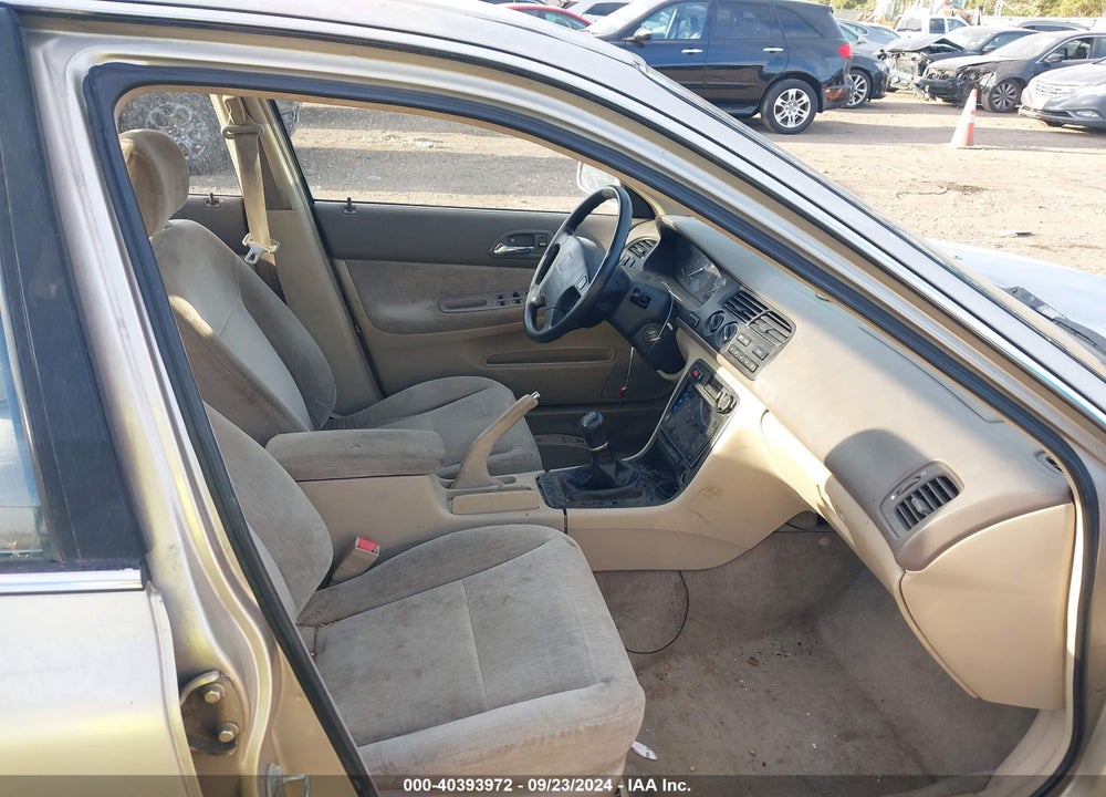 1994 HONDA ACCORD LX/EX VIN: 1HGCD5530RA175276