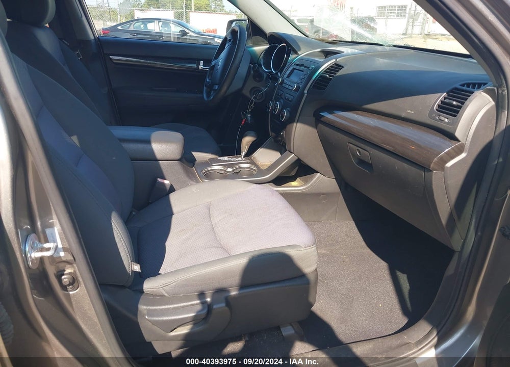 2012 KIA SORENTO LX VIN: 5XYKT3A68CG251495