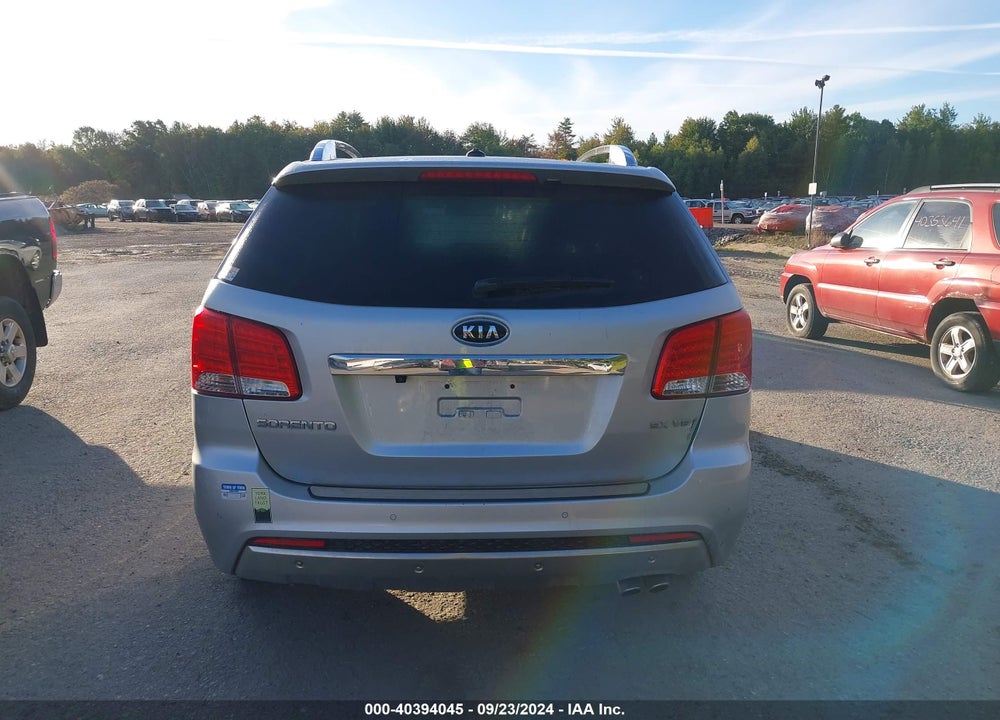 2013 KIA SORENTO SX V6 VIN: 5XYKWDA28DG389033
