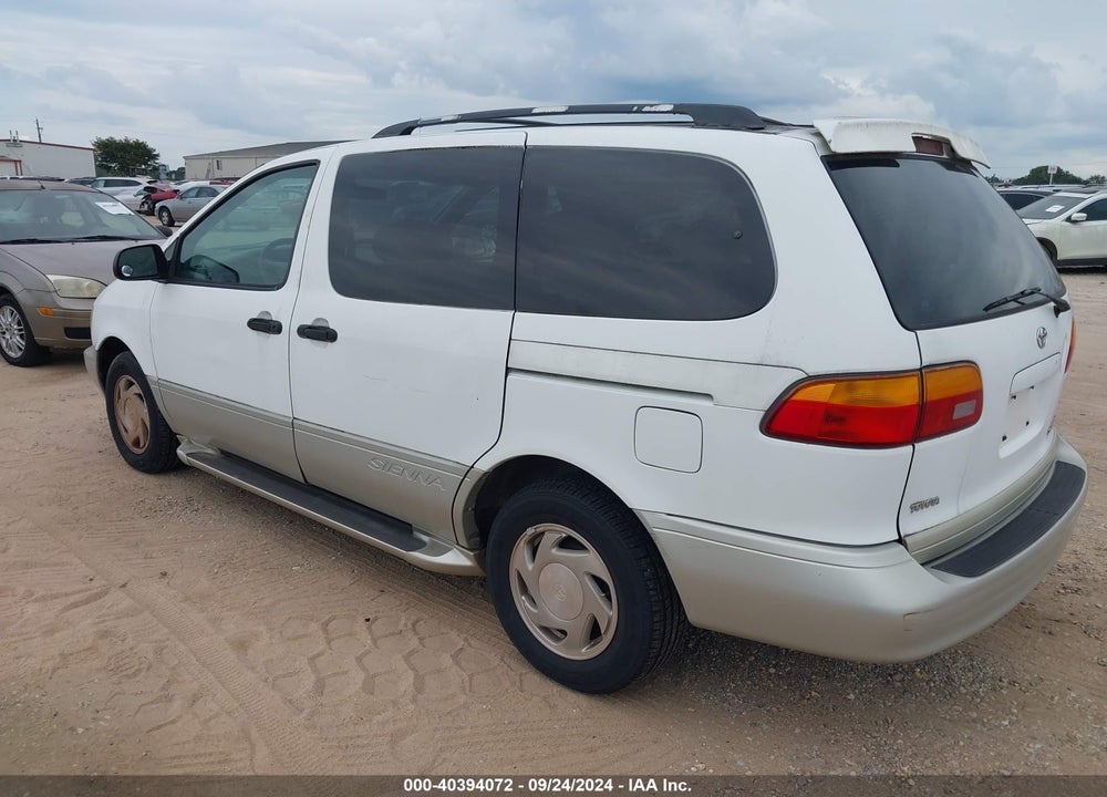 1999 TOYOTA SIENNA XLE VIN: 4T3ZF13CXXU108908